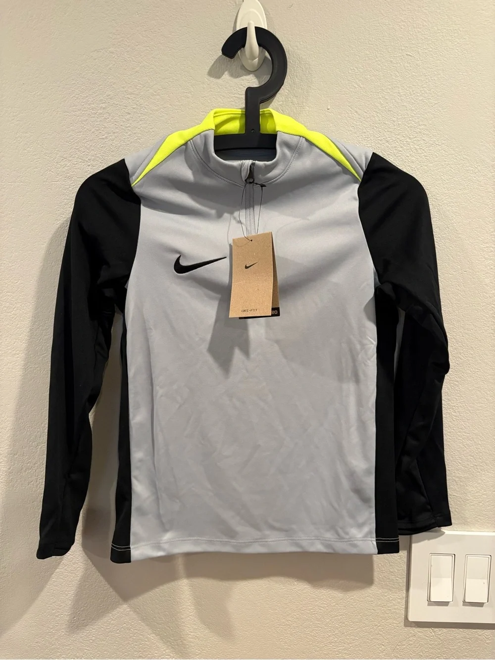 Nike Long Sleeve Soccer Practice Shirt Youth Size Small & XLFD7671-013 $60 NWT